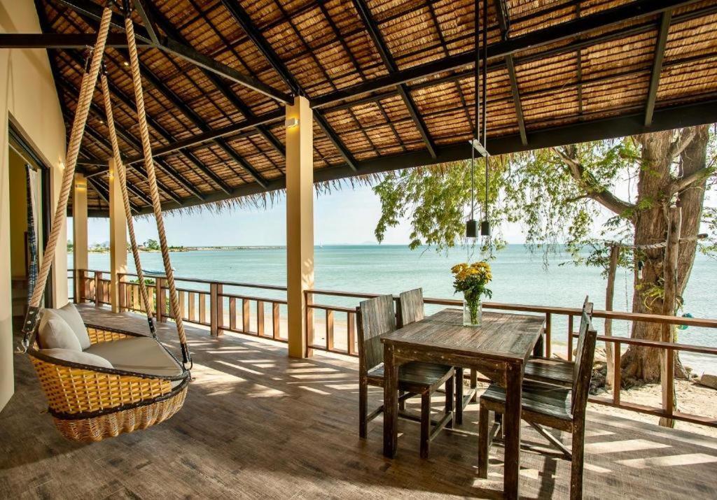 Absolute Beachfront Resort Baan Tai Exterior photo