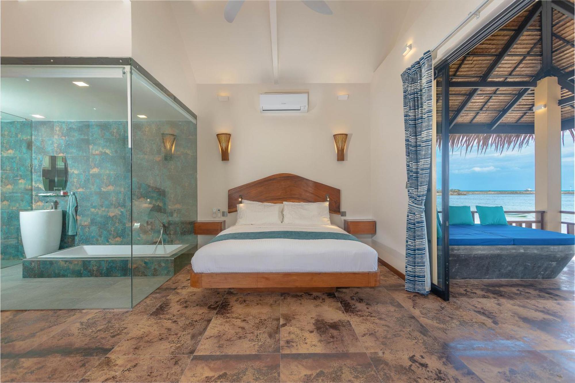 Absolute Beachfront Resort Baan Tai Exterior photo