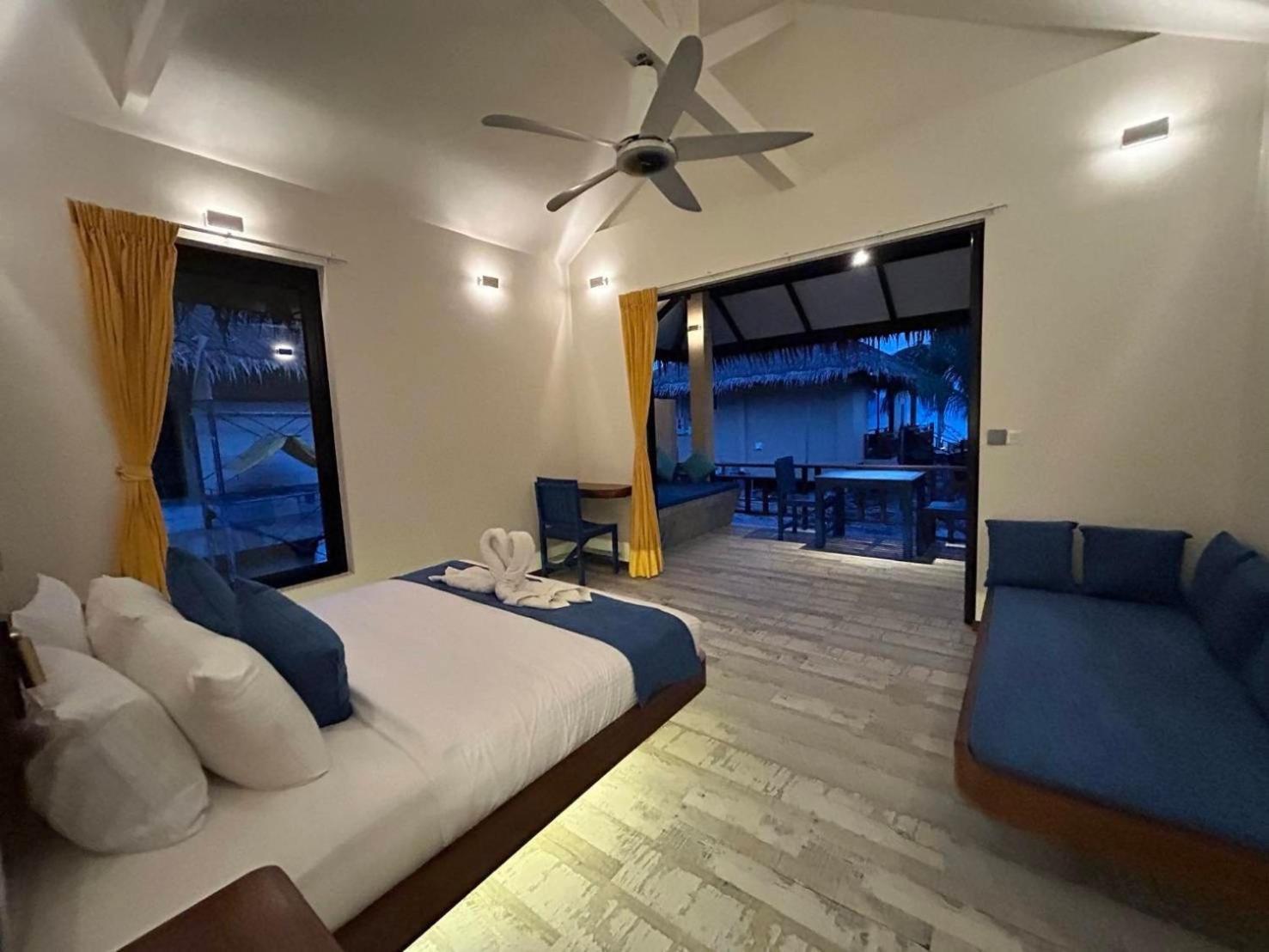 Absolute Beachfront Resort Baan Tai Exterior photo